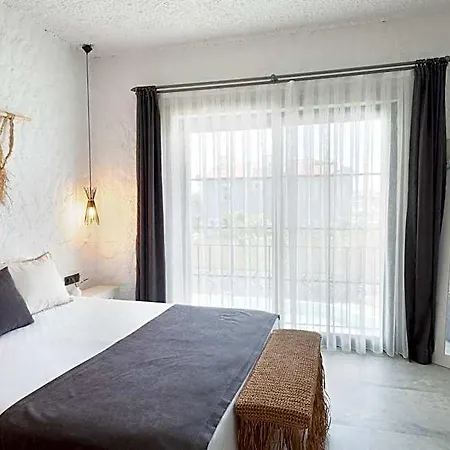 Jera Hotel *